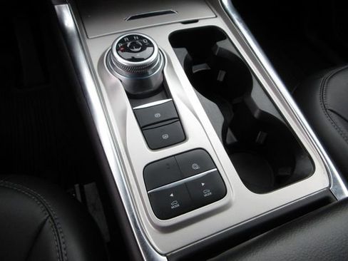 Certified 2022 Ford Explorer XLT w/ Equipment Group 202A image 20