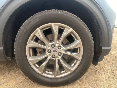 Used 2020 Ford Explorer XLT w/ Equipment Group 202A AWD/4WD image 17