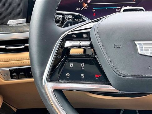 Certified 2025 Cadillac Escalade IQ Luxury 2 AWD/4WD image 11
