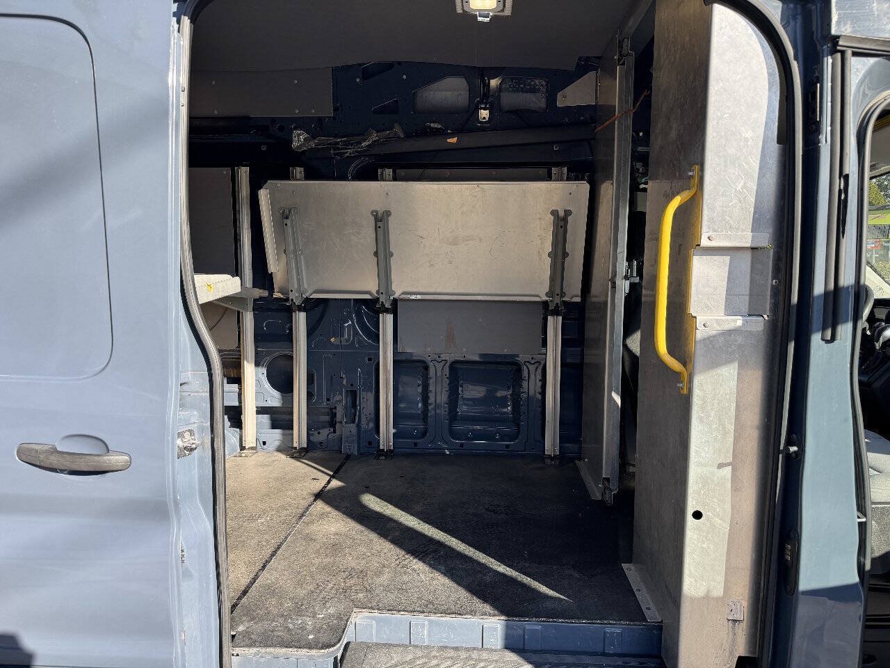 Used 2019 Ford Transit 250 148 High Roof Extended RWD image 9