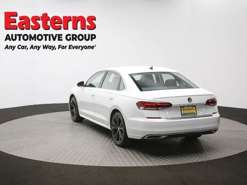 Used 2022 Volkswagen Passat 2.0T SE image 63