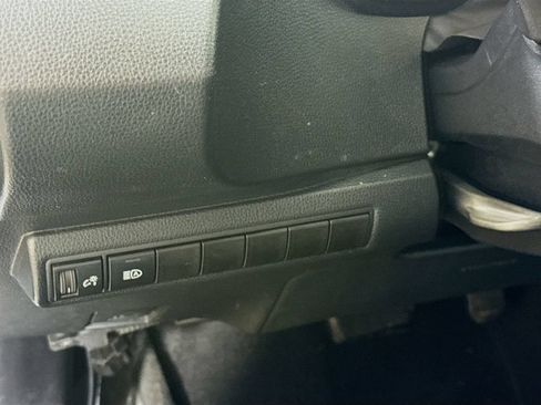 Used 2020 Toyota Corolla LE FWD image 10