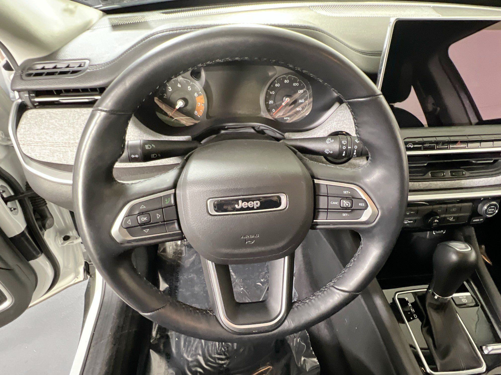 Used 2022 Jeep Compass Latitude w/ Sun and Sound Group AWD/4WD image 11