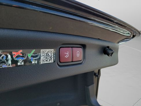 Certified 2025 Mercedes-Benz C 300 Sedan image 9