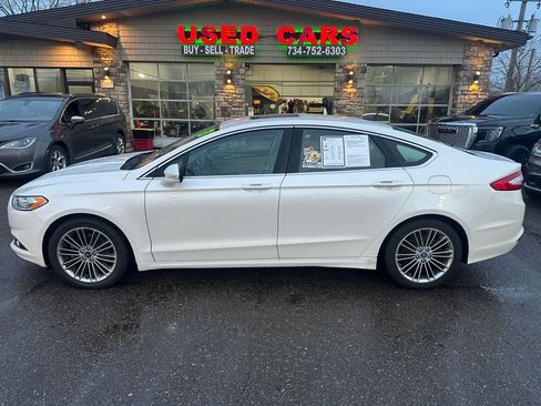 Used 2013 Ford Fusion SE image 9