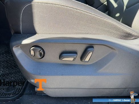 Used 2025 Volkswagen Atlas SE w/ Panoramic Sunroof Package image 17