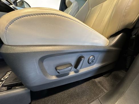 Certified 2025 INFINITI QX60 Luxe image 12