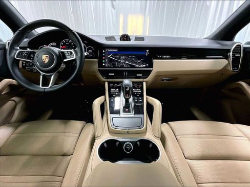 Used 2023 Porsche Cayenne image 17
