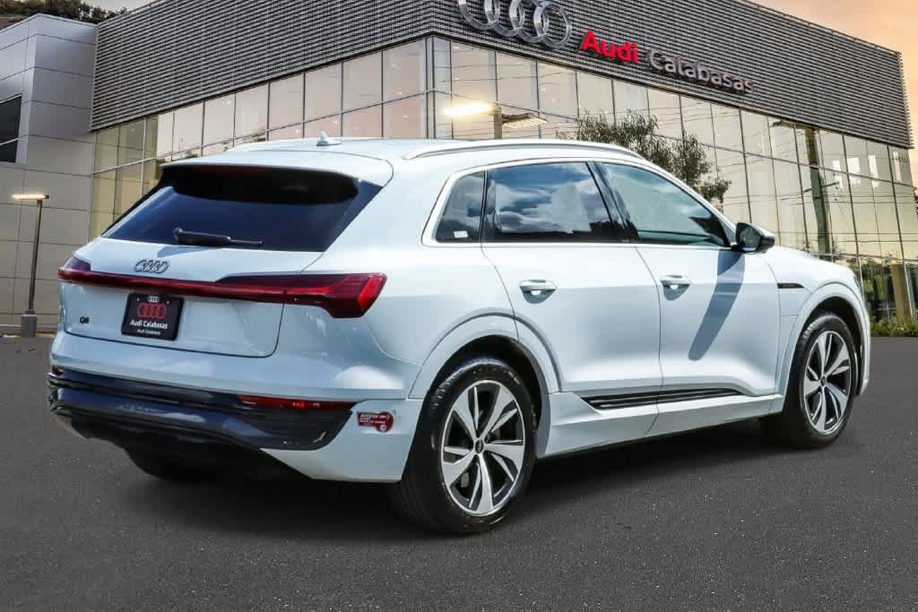 Used 2024 Audi Q8 e-tron Premium Plus w/ Premium Plus Package AWD/4WD image 6