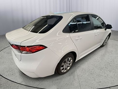 Used 2025 Toyota Corolla LE FWD image 6