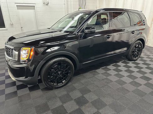 Used 2022 Kia Telluride EX w/ EX Premium Package AWD/4WD image 5