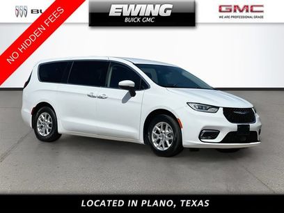 Used 2023 Chrysler Pacifica Touring-L