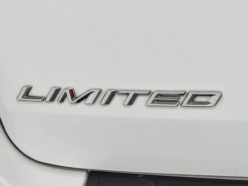 Used 2020 Ford Explorer Limited w/ Class III Trailer Tow Package AWD/4WD image 10
