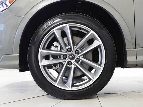 Used 2025 Audi Q3 2.0T Premium w/ Convenience Package image 5