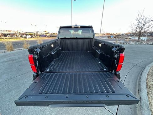 Used 2025 Toyota Tacoma TRD Off-Road image 28