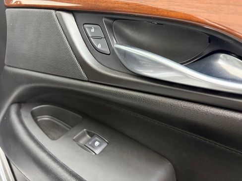 Used 2017 Cadillac Escalade ESV Luxury AWD/4WD image 44