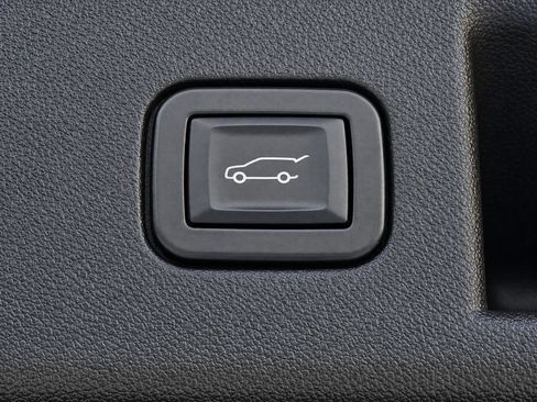 Used 2018 Chevrolet Equinox Premier FWD image 37