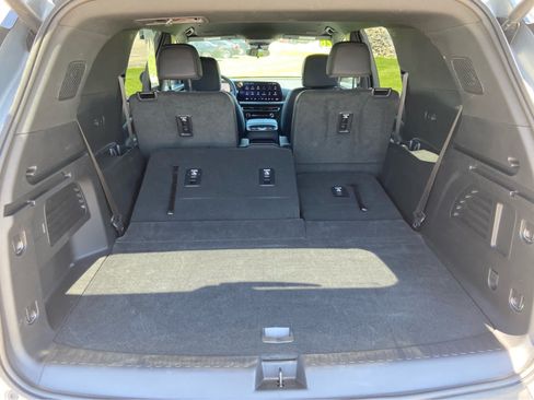 Used 2026 Chevrolet Traverse LT AWD/4WD image 7
