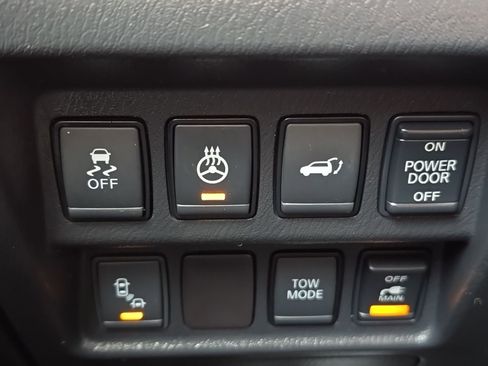 Used 2017 Nissan Pathfinder SL image 25