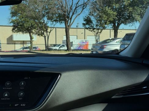 Used 2023 Buick Envision Essence image 35