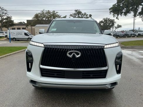 New 2026 INFINITI QX80 Pure image 3