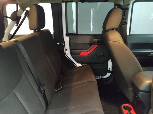 Used 2018 Jeep Wrangler Unlimited Sport w/ Mopar Black Appearance Group AWD/4WD image 19