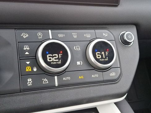 Certified 2025 Land Rover Defender 110 S AWD/4WD image 26