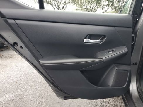 Used 2020 Nissan Sentra S image 11