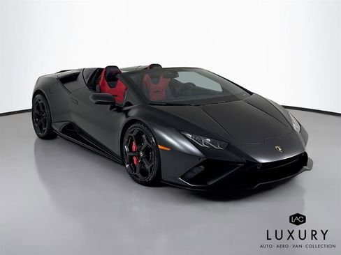 Used 2023 Lamborghini Huracan EVO image 4