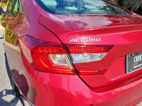 Used 2022 Honda Accord EX-L image 10