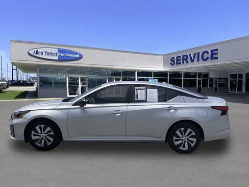 Used 2025 Nissan Altima 2.5 S FWD image 5