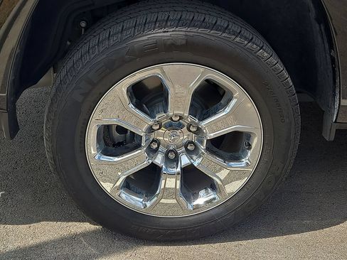 Used 2025 RAM 1500 Big Horn AWD/4WD image 5