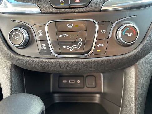 Used 2023 Chevrolet Equinox LT w/ LPO, Floor Liner Package image 33