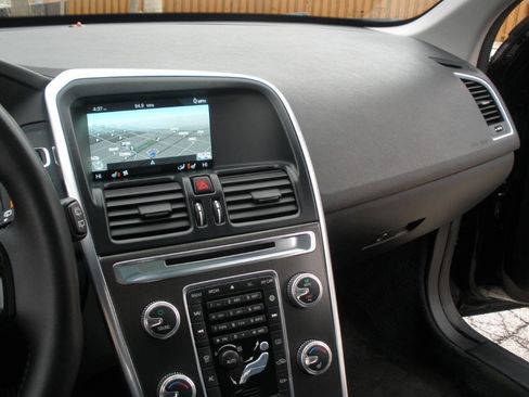 Used 2016 Volvo XC60 T5 Premier image 33