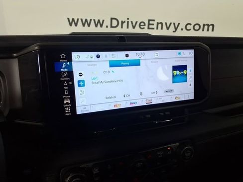 Used 2025 Jeep Gladiator Rubicon AWD/4WD image 21