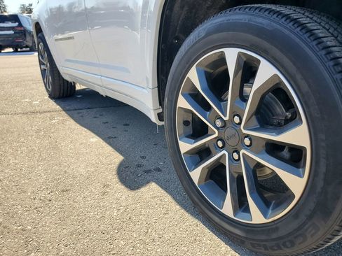 Used 2022 Jeep Grand Cherokee Overland image 36