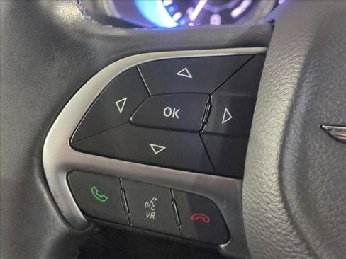 Used 2016 Chrysler 200 Limited w/ Convenience Group FWD image 15