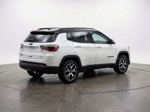 Used 2025 Jeep Compass Limited AWD/4WD image 9