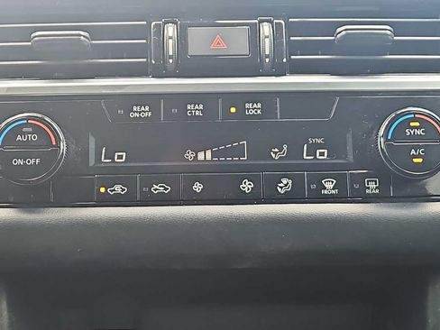 Used 2023 Nissan Pathfinder SV AWD/4WD image 16