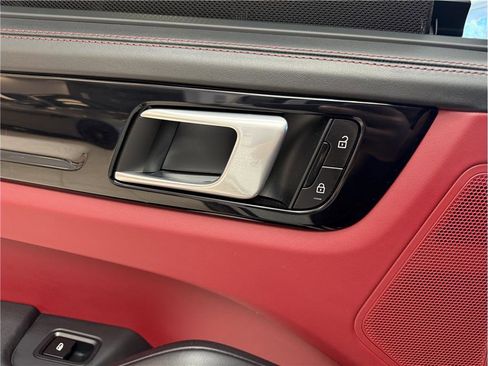 Used 2022 Porsche Cayenne E-Hybrid w/ Premium Plus Package image 43