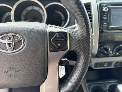 Used 2015 Toyota Tacoma 4x4 Double Cab w/ SR5 Package image 18