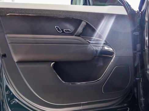 Used 2025 Land Rover Range Rover Sport Dynamic SE image 14