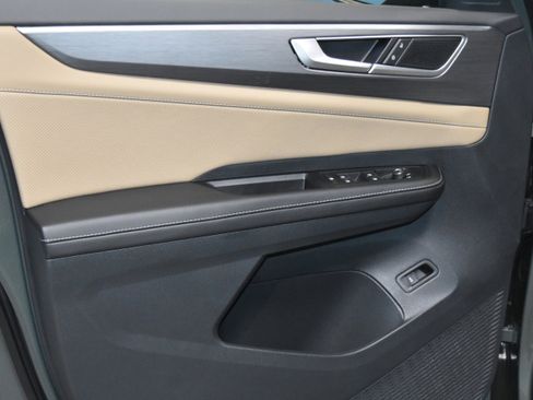 New 2026 Volkswagen Atlas Cross Sport SE image 3