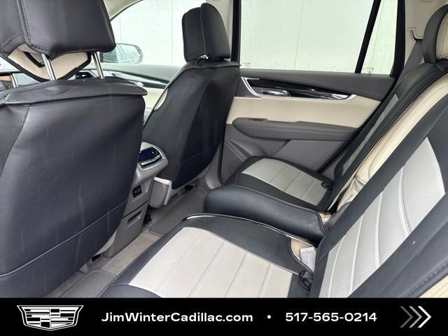 Used 2021 Cadillac XT6 Premium Luxury AWD/4WD image 8