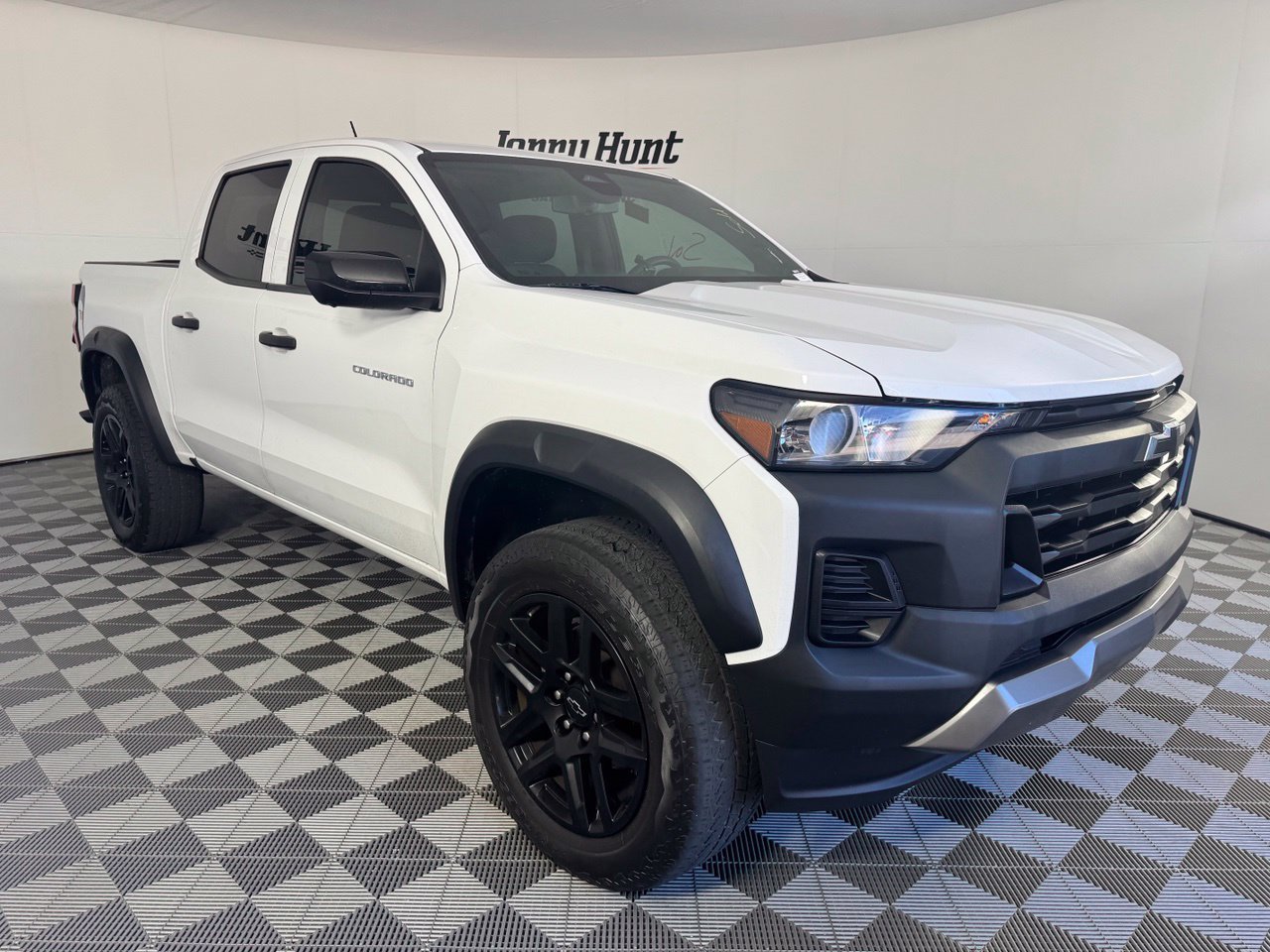 Used 2024 Chevrolet Colorado Trail Boss w/ Technology Package AWD/4WD image 6