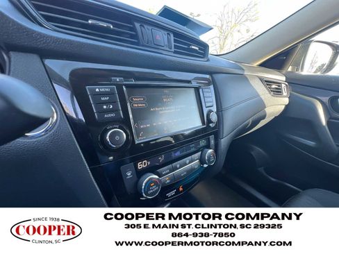 Used 2018 Nissan Rogue SV w/ Premium Package image 29