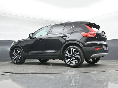 Used 2023 Volvo XC40 B4 Ultimate w/ Protection Package Premier FWD image 43
