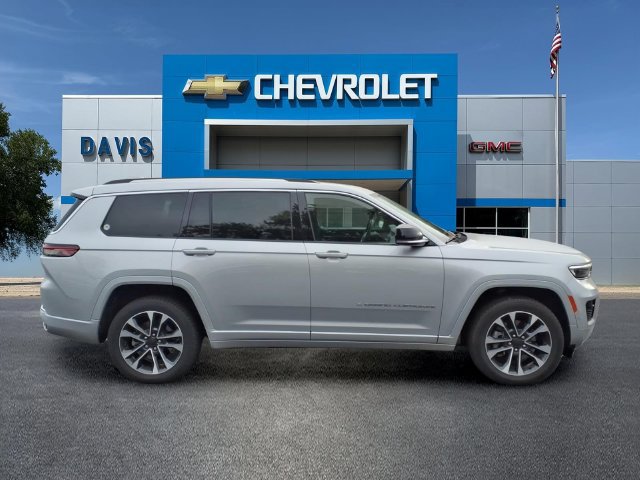 Used 2021 Jeep Grand Cherokee L Overland w/ Luxury Tech Group IV AWD/4WD image 2