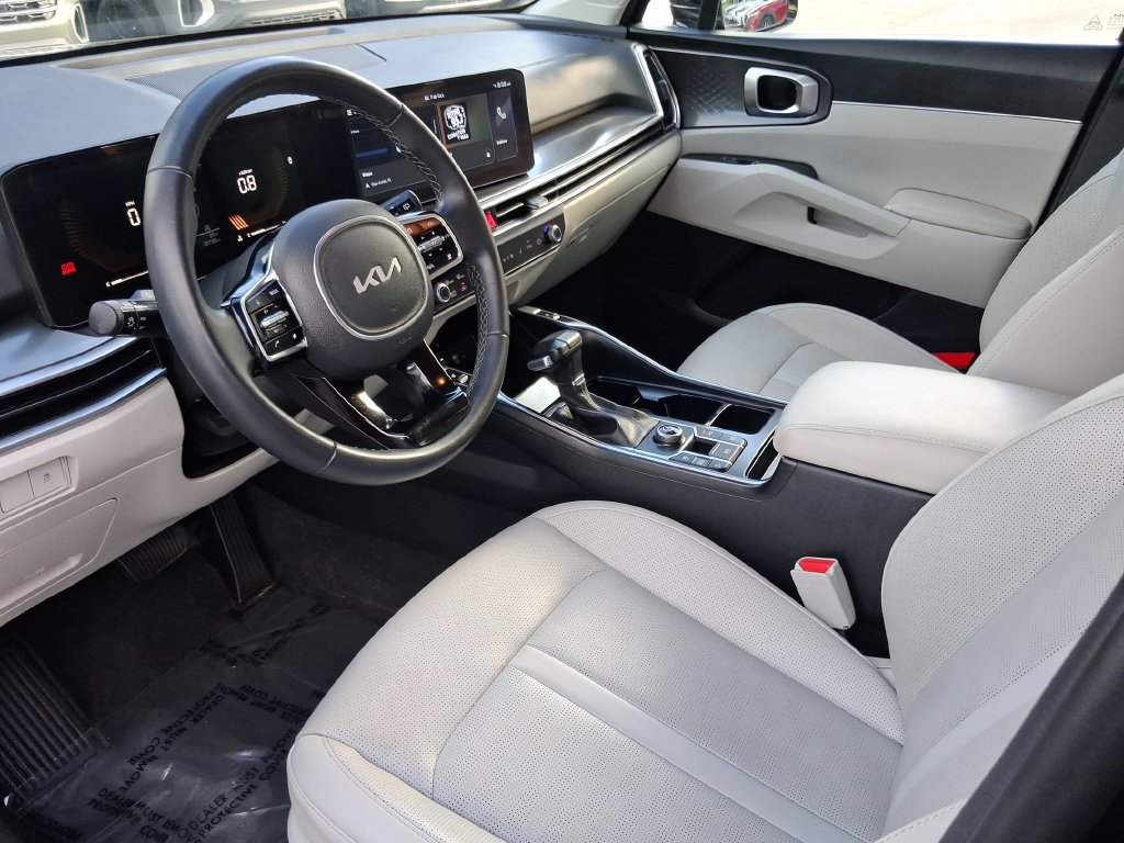 Used 2025 Kia Sorento S FWD image 16