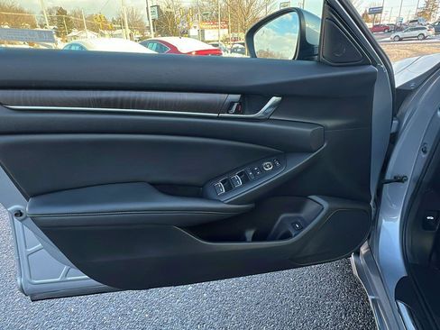 Used 2021 Honda Accord EX image 22